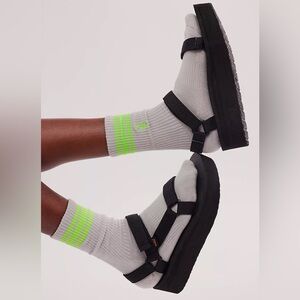 Free People Teva Black Flatform Universal Platform Strappy Sandals EUC Size 9